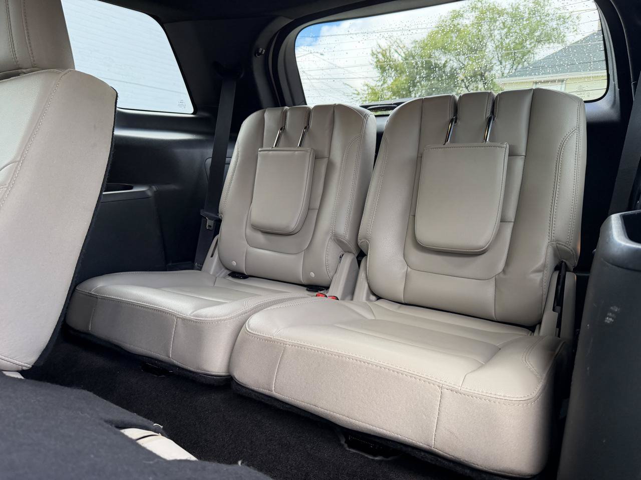 Used 2018 Ford Explorer XLT w/ Equipment Group 202A AWD/4WD image 9