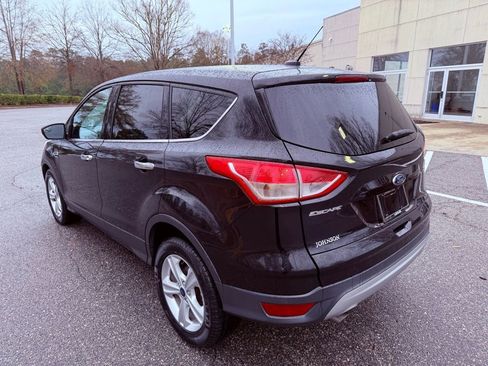 Used 2015 Ford Escape SE image 9