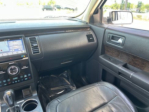 Used 2019 Ford Flex Limited FWD image 16