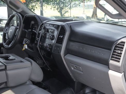 Used 2019 Ford F250 XL w/ Power Equipment Group image 27