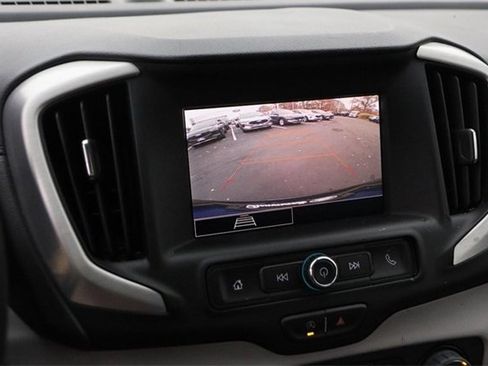 Used 2024 GMC Terrain SLE image 16