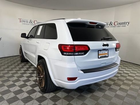 Used 2021 Jeep Grand Cherokee Laredo X image 9