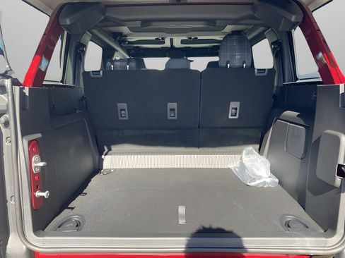 New 2025 Ford Bronco Heritage Edition image 8