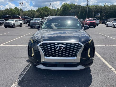 Used 2021 Hyundai Palisade Limited FWD image 2