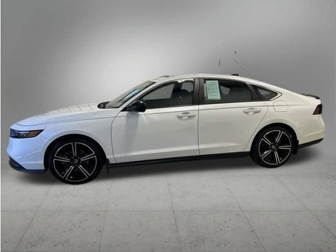 Used 2024 Honda Accord Sport image 3