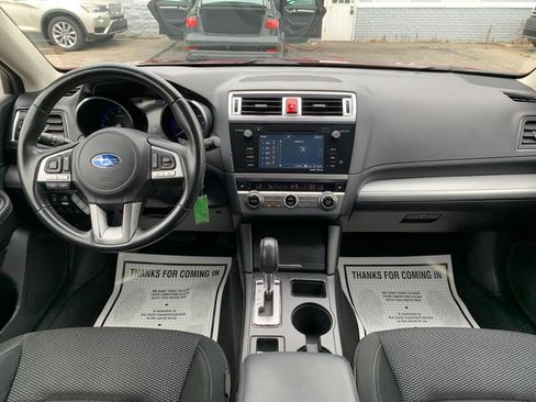 Used 2017 Subaru Outback 2.5i Premium image 14