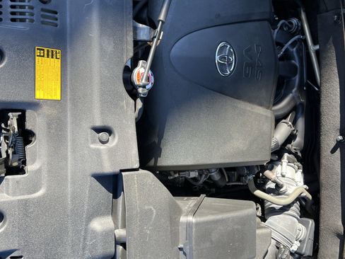 Used 2017 Toyota Highlander XLE image 36