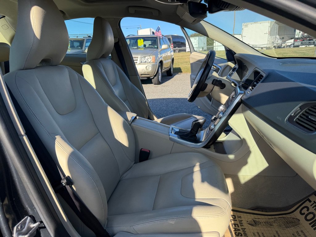Used 2015 Volvo S60 T5 Platinum FWD image 16