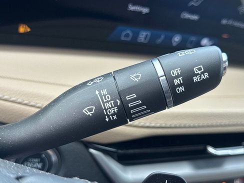 Used 2024 Cadillac XT4 Luxury w/ Cold Weather Package image 38