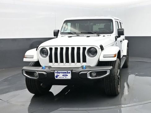 Used 2023 Jeep Wrangler Unlimited Sahara w/ Dual Top Group AWD/4WD image 25
