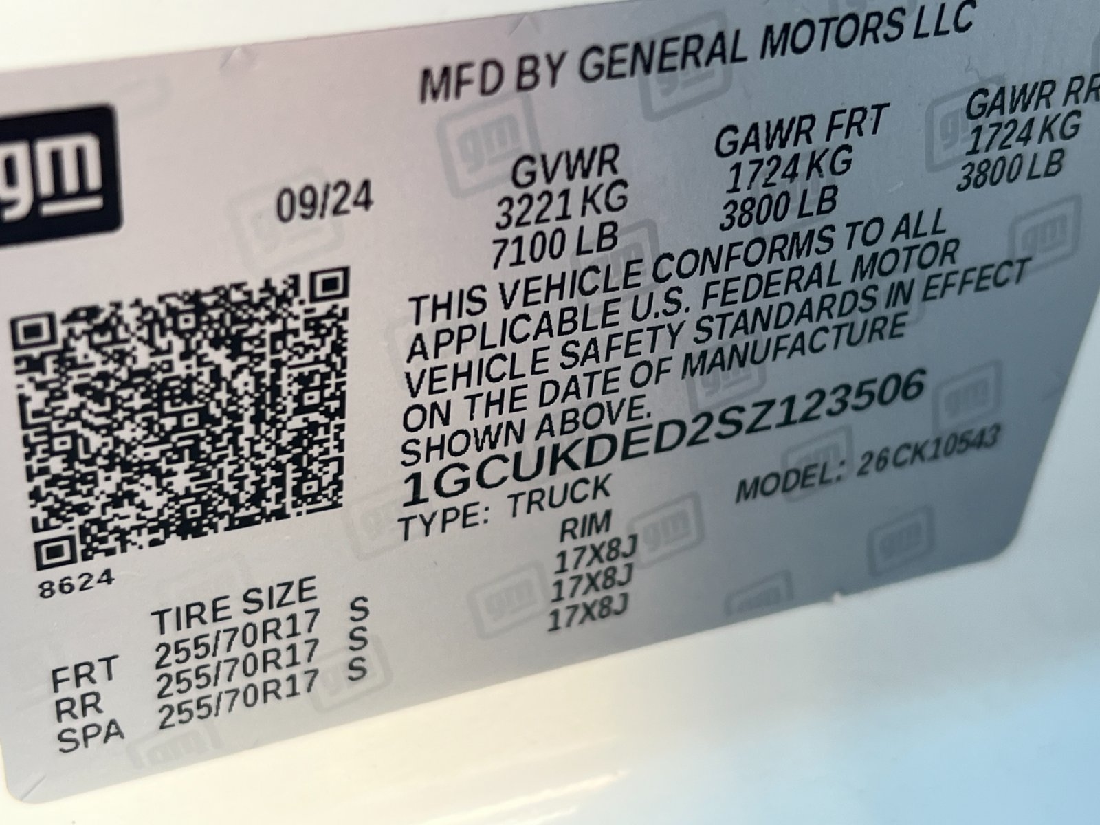 Used 2025 Chevrolet Silverado 1500 LT AWD/4WD image 28