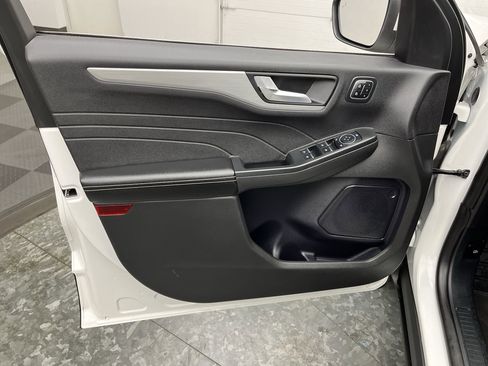Certified 2024 Ford Escape Platinum AWD/4WD image 8