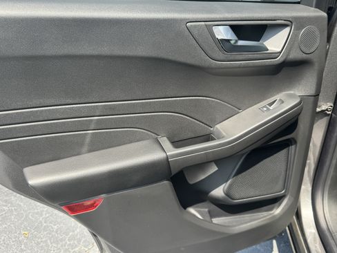 Used 2025 Ford Escape SE w/ PHEV Premium Package FWD image 29