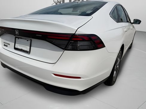 Certified 2023 Honda Accord EX image 32