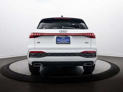 Used 2025 Audi Q5 Premium w/ Convenience Package AWD/4WD image 21