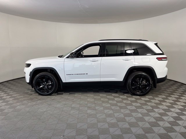 Used 2026 Jeep Grand Cherokee Limited w/ Limited Altitude Package AWD/4WD image 4