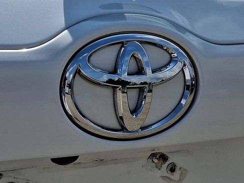 Used 2018 Toyota Highlander Plus w/ Carpet Mat Package (TMS) AWD/4WD image 33