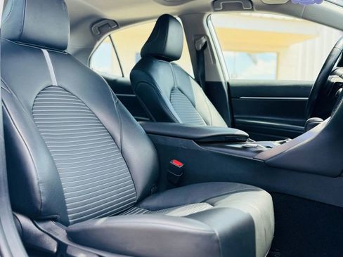 Used 2023 Toyota Camry SE image 13