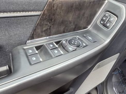 Used 2025 Ford F250 Lariat w/ Black Appearance Package AWD/4WD image 30