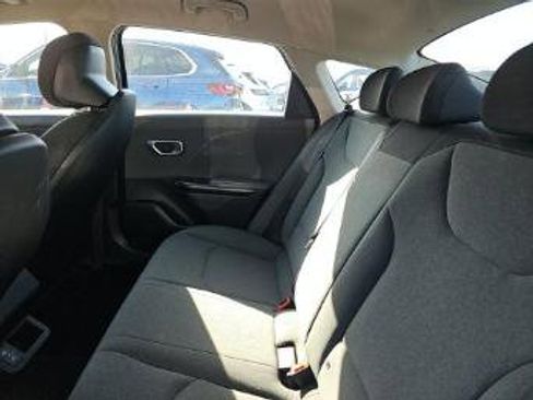 Used 2025 Kia K4 LXS image 13