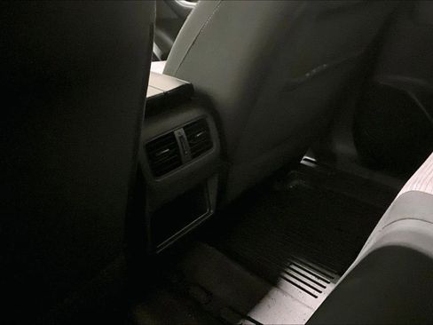 Used 2022 Nissan Rogue S image 10