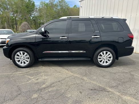 Used 2018 Toyota Sequoia Platinum RWD image 9