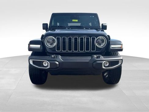 Used 2025 Jeep Wrangler Unlimited Sahara w/ Safety Group image 2