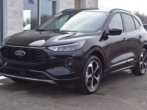 Used 2024 Ford Escape ST-Line Select w/ Tech Pack #2 image 9