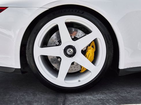 Used 2018 Porsche 911 GT3 RWD image 22