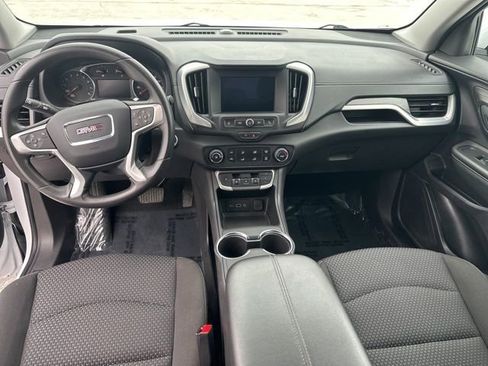 Used 2024 GMC Terrain SLE image 16