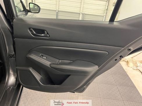 Used 2025 Nissan Altima 2.5 SV FWD image 33
