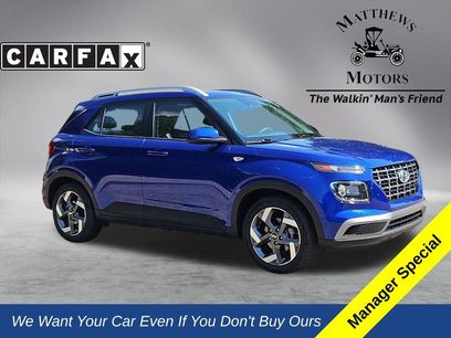 Used 2023 Hyundai Venue SEL w/ Cargo Package