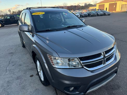 Used 2013 Dodge Journey SXT image 3