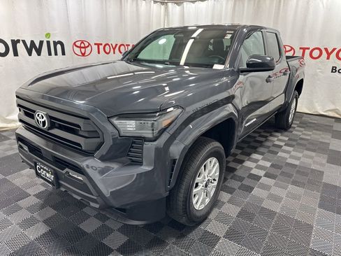 Used 2025 Toyota Tacoma SR5 image 3