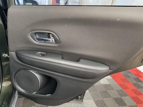 Used 2018 Honda HR-V EX image 8