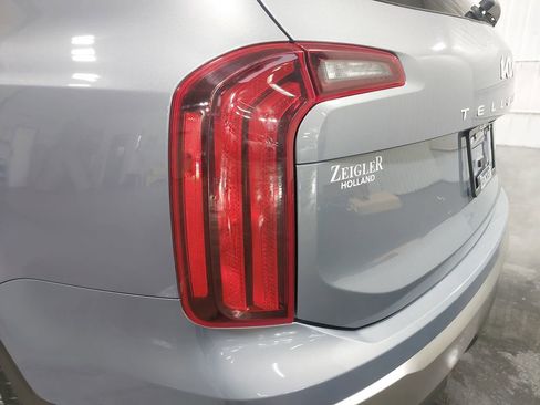Used 2025 Kia Telluride S AWD/4WD image 36