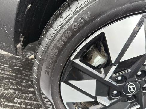 Used 2025 Hyundai Kona SEL image 12