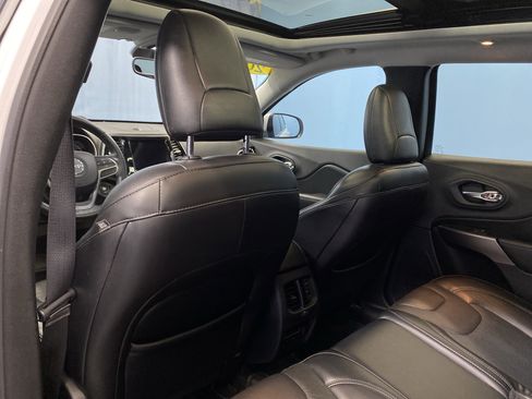 Certified 2019 Jeep Cherokee Limited w/ Trailer Tow Group image 28