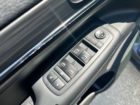 Used 2020 Jeep Grand Cherokee Limited w/ Premium Lighting Group AWD/4WD image 26