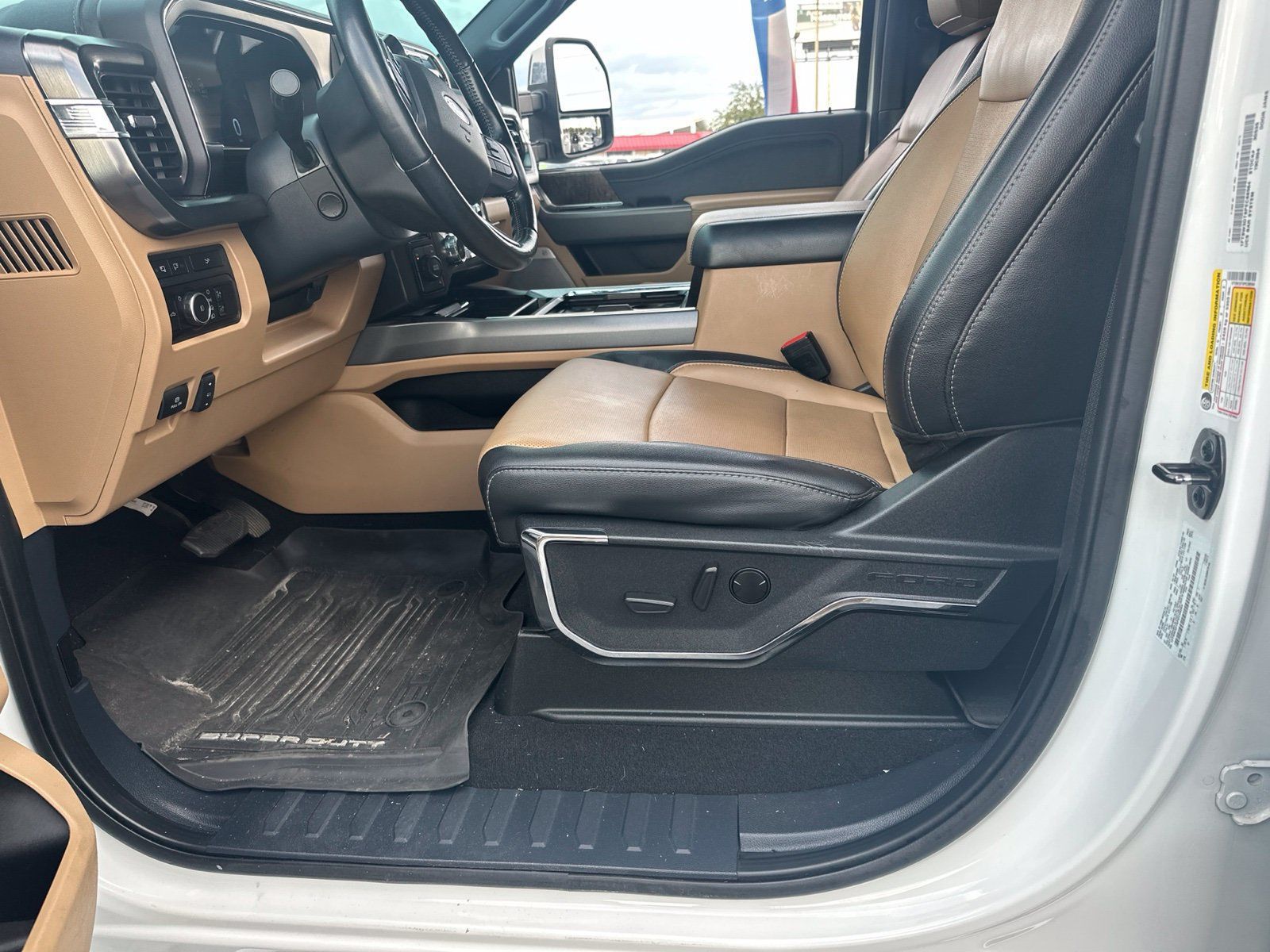 Used 2023 Ford F350 Lariat w/ Tow Technology Package AWD/4WD image 14