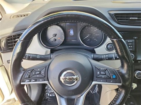 Used 2021 Nissan Rogue Sport SL w/ Premium Package image 10