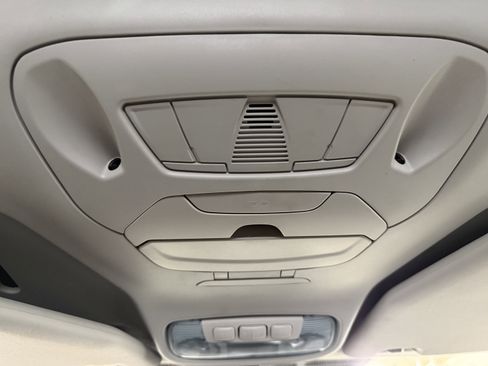 Used 2018 Ford Transit Connect XLT image 16