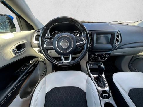 Used 2019 Jeep Compass Latitude image 5