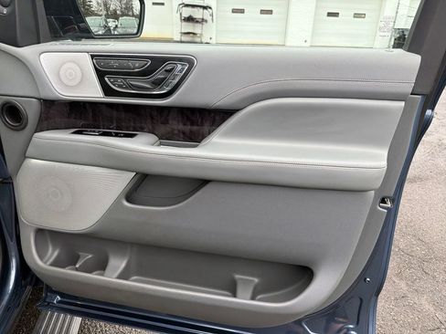 Used 2020 Lincoln Navigator L Reserve w/ Luxury Package image 14