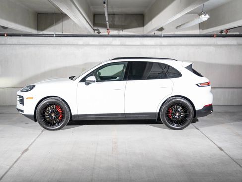 Certified 2026 Porsche Cayenne S AWD/4WD image 2
