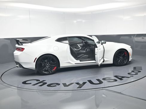 Used 2018 Chevrolet Camaro SS w/ Redline Edition RWD image 25