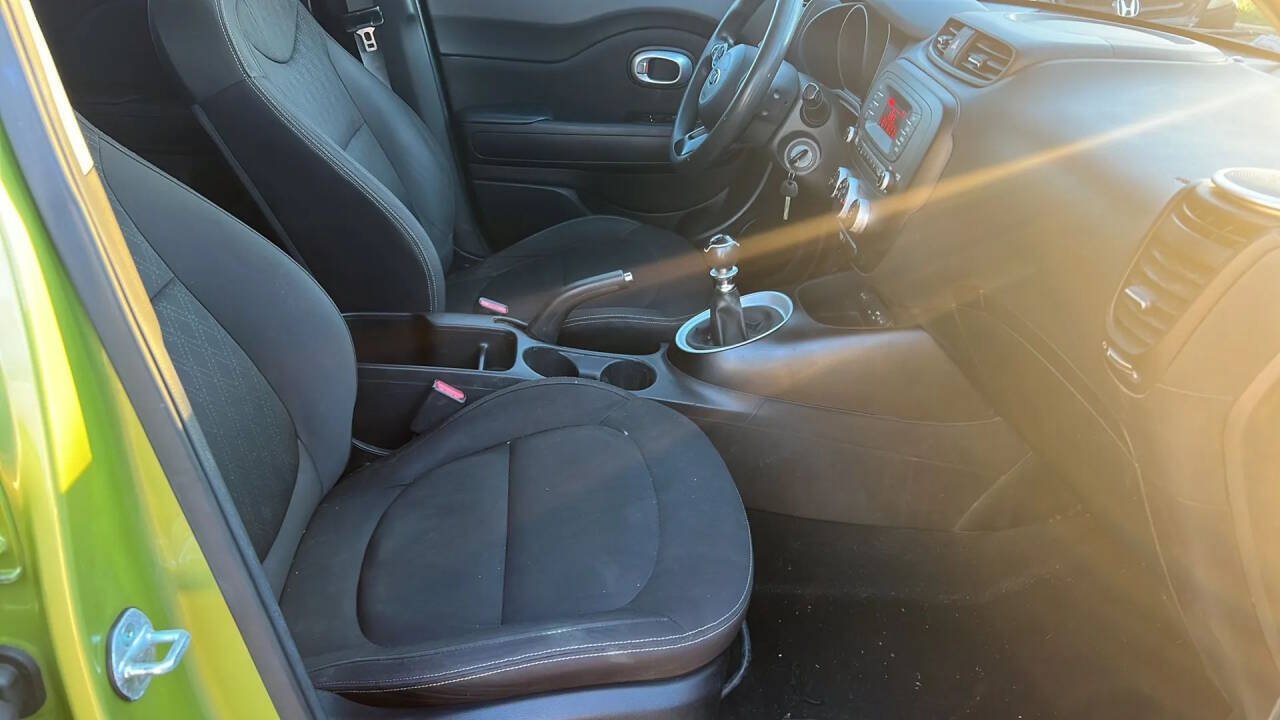 Used 2015 Kia Soul FWD image 22