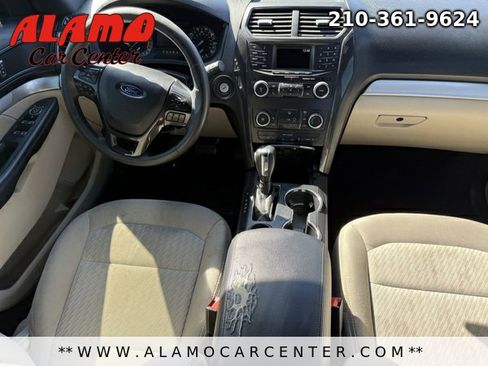 Used 2018 Ford Explorer XLT image 20