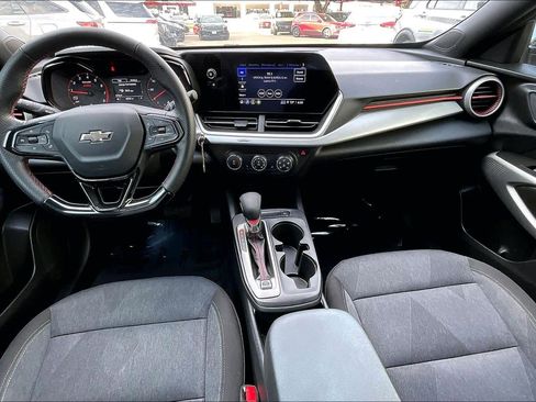 Used 2024 Chevrolet Trax RS w/ Sunroof Package FWD image 16