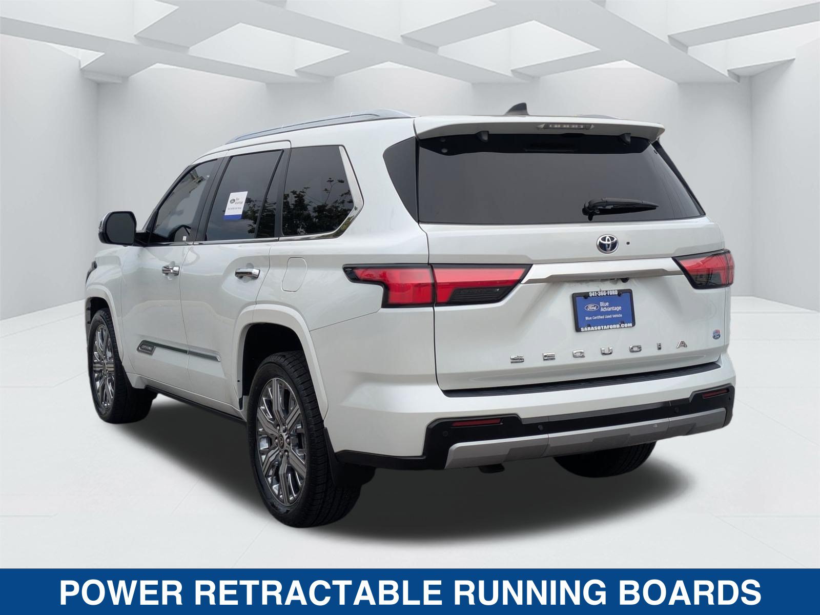 Used 2024 Toyota Sequoia Capstone AWD/4WD image 7